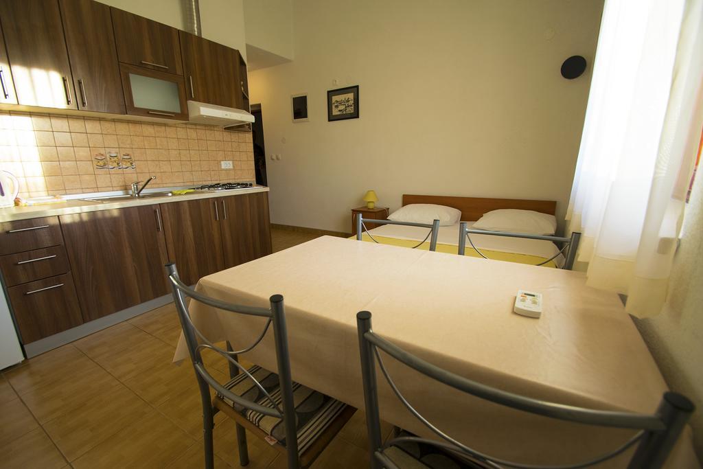 Apartments Zile Starigrad Paklenica Pokój zdjęcie
